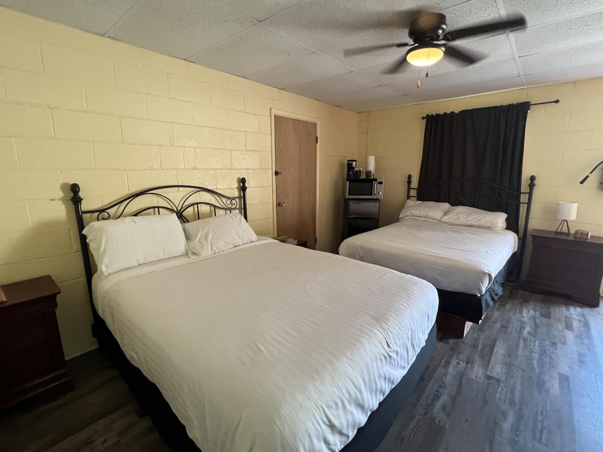 Ji11, Queen Guest Room At The Joplin Inn At The Entrance To Mountain Harbor Resort Hotel Room Mount Ida Eksteriør bilde